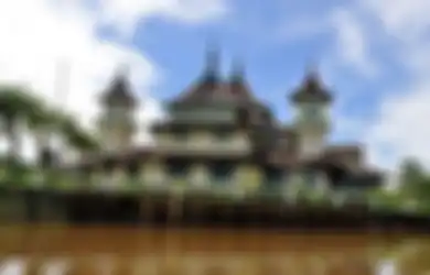 Punya Arsitektur Khas Melayu, Begini Sejarah Masjid Agung Keraton Sambas, Tak Bisa Dilepaskan dari Kesultanan Brunei