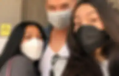 Bak Pinang Dibelah Dua dengan Sang Bunda, Inilah Sosok Anak Gadis Anggun C Sasmi yang Kini Beranjak Dewasa, Paras Bulenya Pikat Hati Warganet