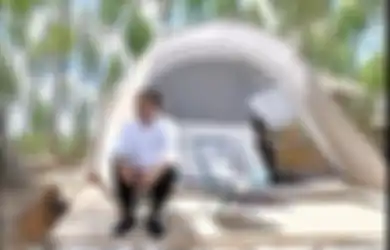 Foto Tenda Jokowi Dipenuhi Garam Demi Usir Ular Viral, Panji Petualang Ungkap Fakta Sebenarnya