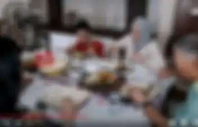 Hanya Bisa Makan di Lantai Saat Dipenjara, Angelina Sondakh Ceritakan Masa Pahitnya pada Sang Ayah Sampai Buat Lucky Sondakh Sedih Sampai Tak Berselera