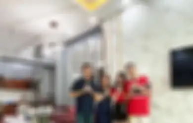 Foto Orangtua Indra Kenz Terungkap, Tersangka Kasus Binomo Disentil Pengusaha Mualaf yang Ingin Bangun 1000 Masjid
