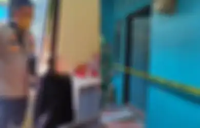Subuh-subuh Dengar Teriakan Minta Tolong, Iwan Syok Lihat Anak Tetangganya Terkapar Usai Digorok Ibu Kandungnya Sendiri, Pelaku Disebut Sibuk Lakukan Ini