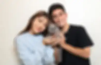 Alshad Ahmad Sempatin Video Call Tiara Andini Meski Sedang Kerja. Bucin Maksimal!