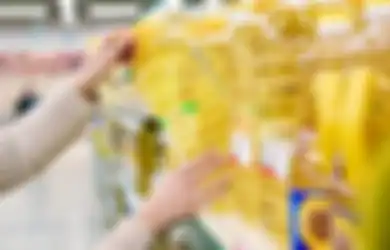 Promo Minyak Goreng di Superindo, Beli Minyak 2 Liter Cuma Rp41.000