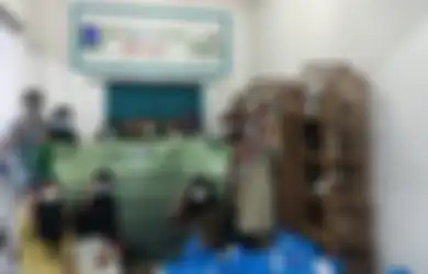 KKN ITS Kenalkan Cara Olah Sampah Organik Lewat Budidaya Cacing