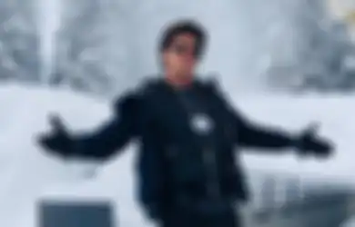 2 Tahun Absen, 'Ritual' Lebaran Shah Rukh Khan Sapa Para Fans di Depan Rumahnya Akhirnya Dilakukan Lagi, Intip Potret Hasil Selfie Sang Aktor dengan Ribuan Orang di Kediamannya