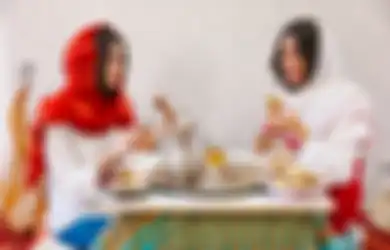 Biar Lebih Nyaman, Coba 5 Cara Ini Buat Atasi Kekenyangan Setelah Sahur!