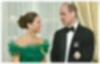 Kunjungan ke Jamaika, Kate Middleton Tampil Classy Pakai Gaun Hijau
