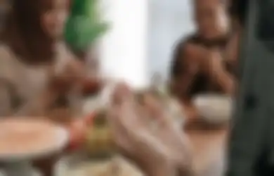 Bagi-bagi Takjil Kerap Dilakukan Saat Bulan Ramadan, Ini Bacaan Doa untuk Orang yang Memberi Makan Buka Puasa