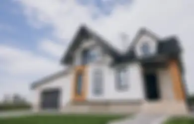 Atap Rumah Terbang Terbawa Angin? Ini Tips agar Rumah Siap Menyambut Hujan
