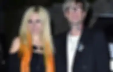 Timeline Hubungan Avril Lavigne dan Mod Sun Teman Duetnya, Kini Dilamar!