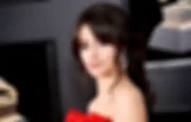 Camila Cabello Bersenang-senang di Pantai Bareng Cowok Misterius, Pengganti Shawn Mendes?