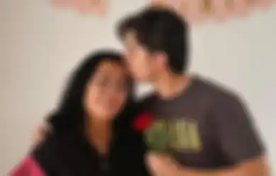 Dekat Banget! Manisnya 9 Foto Kebersamaan Bryan Domani dan Mama