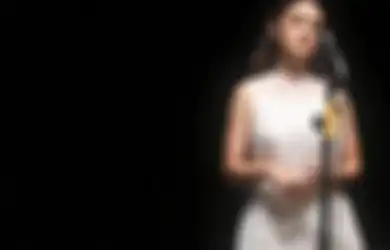 Prinsa Mandagie: Cowok yang Suka Jemput Depan Gang, Tinggalin Aja!