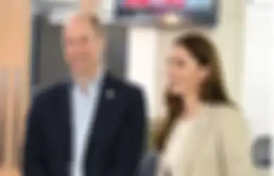 Tampil Rapi Simpel Bergaya Formal, Intip Gaya Kate Middleton Pakai Blazer!