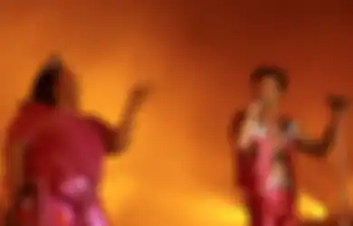 Kejutan Coachella Harry Styles Duet What Makes You Beautiful dengan Lizzo