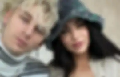 Mau Pacaran Awet Kayak Machine Gun Kelly & Megan Fox? Coba Deh Minum Darah Satu Sama lain
