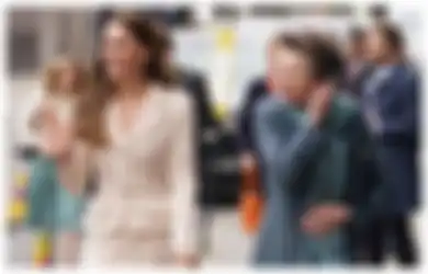 Pergi Bersama, Intip Penampilan Kate Middleton dan Princess Anne!