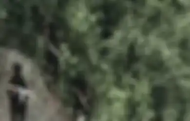 Setelah 2 Anggota KKB Papua Tewas dalam Baku Tembak, Beredar Video Viral Kelompok Separatis di Kawasan Hutan, Berlarian Sambil Tenteng Senjata