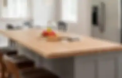 Countertop Kitchen Island Berbahan Kayu Tak Kalah Cantik dengan Yang Batuan Lho!