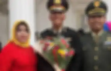 Pantas Bisa Pasang Baliho Ajakan Nikah di Klaten, Ternyata Ayah Polisi Ini Punya Profesi Mentereng, Foto Keluarganya Dikomentari