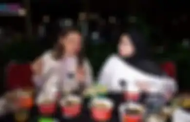 Makan Ayam Bareng Nagita Slavina, Najwa Shihab Bikin Istri Raffi Ahmad Terkejut dengan Pengakuannya yang Tak Biasa, Sang Presenter: Itu Bagian Enaknya Ya?