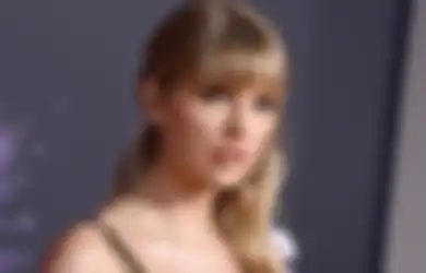 Tampil Keren Pakai Boots? Coba Tiru 5 Ide OOTD ala Taylor Swift!