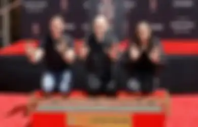Smashing Pumpkins Band Rock Pertama Sejak 1976 yang Dapat Kehormatan Pada Upacara Cetak Tangan Di TLC Chinese Theatre