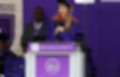 Pidato Taylor Swift di Wisuda Gelar Doktor. Pesan Buat Anak Muda!
