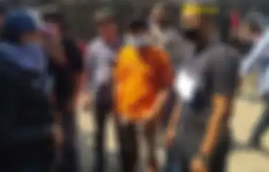 Senyam-senyum saat Rekonstruksi, Otak Pembunuhan Pegawai Dishub Makassar Ternyata Pakai Uang Negara untuk Lancarkan Aksinya, Begini Runyamnya Kasus yang Bermula dari Cinta Segitiga