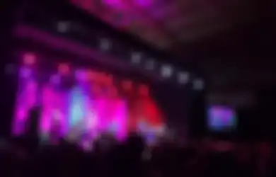 HiVi Ajak Penonton Turunin Handphone di Java Jazz Fest 2022