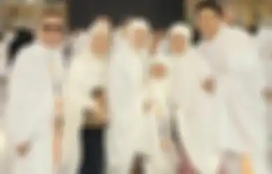 'Mohon Doanya', Demam dan Muntah Setibanya di Tanah Suci hingga Cuma Bisa Meringkuk di Atas Kasur dengan Tumpukan Bantal, Kondisi Ayu Ting Ting Saat Umrah Dibongkar Syifa