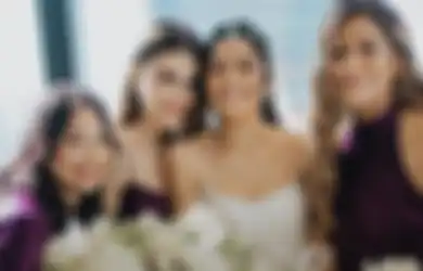 Penampilan Manis Adik Eva Celia, Manuella Aziza di Pernikahan Sang Kakak