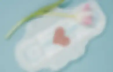 Perubahan Warna Darah Menstruasi Bikin Panik? Cek Penjelasannya Dulu!