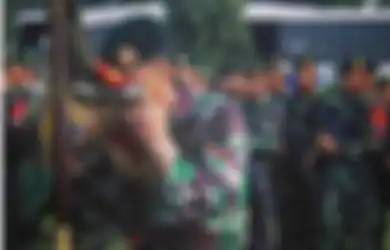 Tinggalkan Markas Bergerak ke Papua, Inilah Profil Yonif Raider 321 Kostrad, Lakukan Tradisi Cium Bendera Perang Sebelum Terjun ke Wilayah Rawan KKB