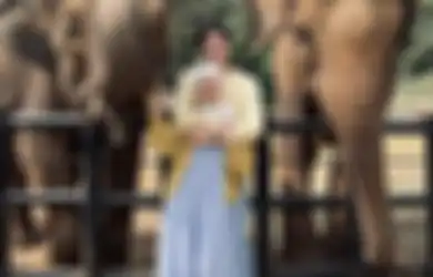 Kebiasaan Rey Mbayang dan Dinda Hauw Habis Salat Jadi Scene Favorit di Film Cinta Subuh