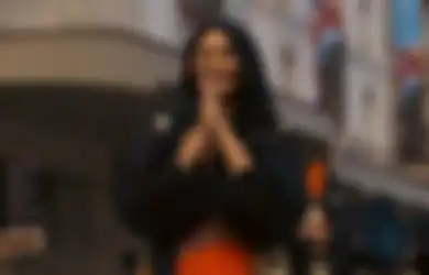 Bikin Bangga Indonesia, Penampilan Anggun C Sasmi Nyinden di Gelaran Java In Paris Viral hingga Panen Pujian Artis Tanah Air, Tengok Aksinya yang Memukau
