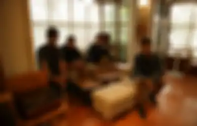 HAI DEMOS : The Janz 'Insomnia', Membalut Suasana Malas dan Cemas dengan Sederhana