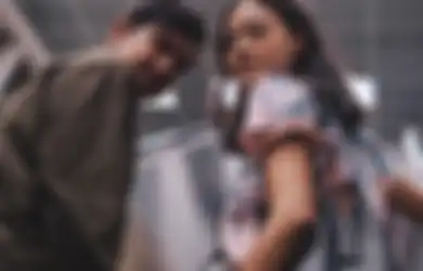 Adipati Dolken dan Della Dartyan Kalau Syuting Kayak Main Sama Teman Sendiri!