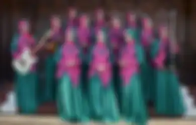 Tahan Banting Digempur Tren Musik Barat, Nasida Ria Manggung Terus Sampai Sukses Buat Penonton Joget Saat Konser di Jerman, Ternyata Sosok Inilah yang Jadi Otak Utama di Grup Kasidah Tersebut