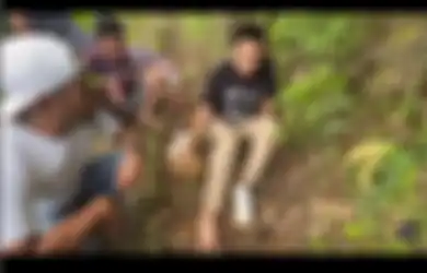 Apesnya Baim Wong! Susuri Hutan Belantara Cari Rumah Seorang Kakek, Suami Paula Verhoeven Malah Dapat Musibah: Untungnya Saya Selamat...