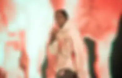 Belajar dari Insiden Astroworld, Travis Scott Hentikan Show Sejenak untuk Keamanan Penonton!