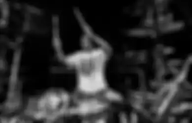 Sejak Kecil Udah Keliatan Bakat Jadi Drummer, Begini Peran Ibu Bagi Travis Barker Dalam Mengejar Mimpinya!