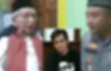 Viral Video Detik-detik Kiai Jombang Usir Halus Polisi yang Hendak Tangkap Mas Bechi, Sebut sang Anak Kena Fitnah: Jangan Memaksakan Diri