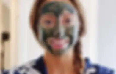 Masker Spirulina yang Ampuh Cerahkan Wajah Ternyata Punya 3 Efek Samping Ini!