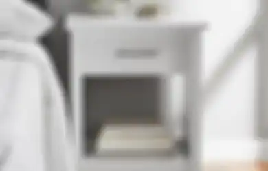 Mulai Hari Ini Bisa Coba Diletakkan, Siapa Sangka Meja Samping Tempat Tidur Miliki Banyak Manfaat, Apa Saja?