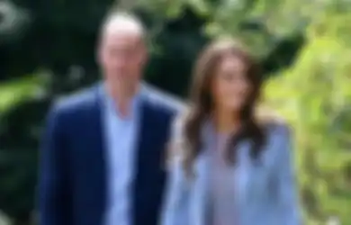 Pesona Kate Middleton Pakai Outfit Nuansa Biru dan Lavender. Menawan!