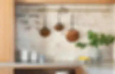  Buat Dapur Jadi 'Aesthetic' Tanpa Susah-susah, Begini Inspirasi Tren Backsplash dengan Material Batu di Dapur