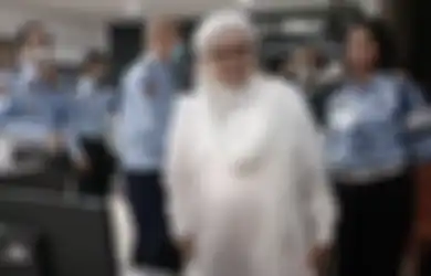 Diambil Sidik Jarinya, Habib Rizieq Shihab Foto Bareng di Rutan Bareskrim, Sang Ulama Keluar Bui dalam Kondisi Begini