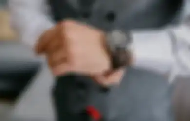 Ini Arti Pemakaian Jam Tangan di Tangan Kiri atau Kanan! Lo yang Mana?